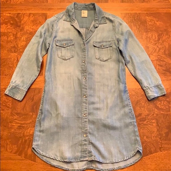 H&M Dresses & Skirts - H&M denim button up dress size 2